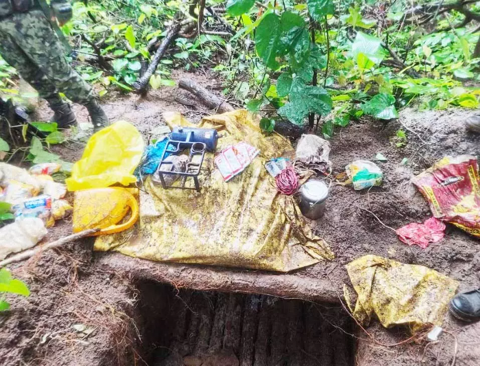 नक्सल सामान बरामद, गरियाबंद जंगल में मिली सफलता नक्सल सामान बरामद, गरियाबंद जंगल में मिली सफलता