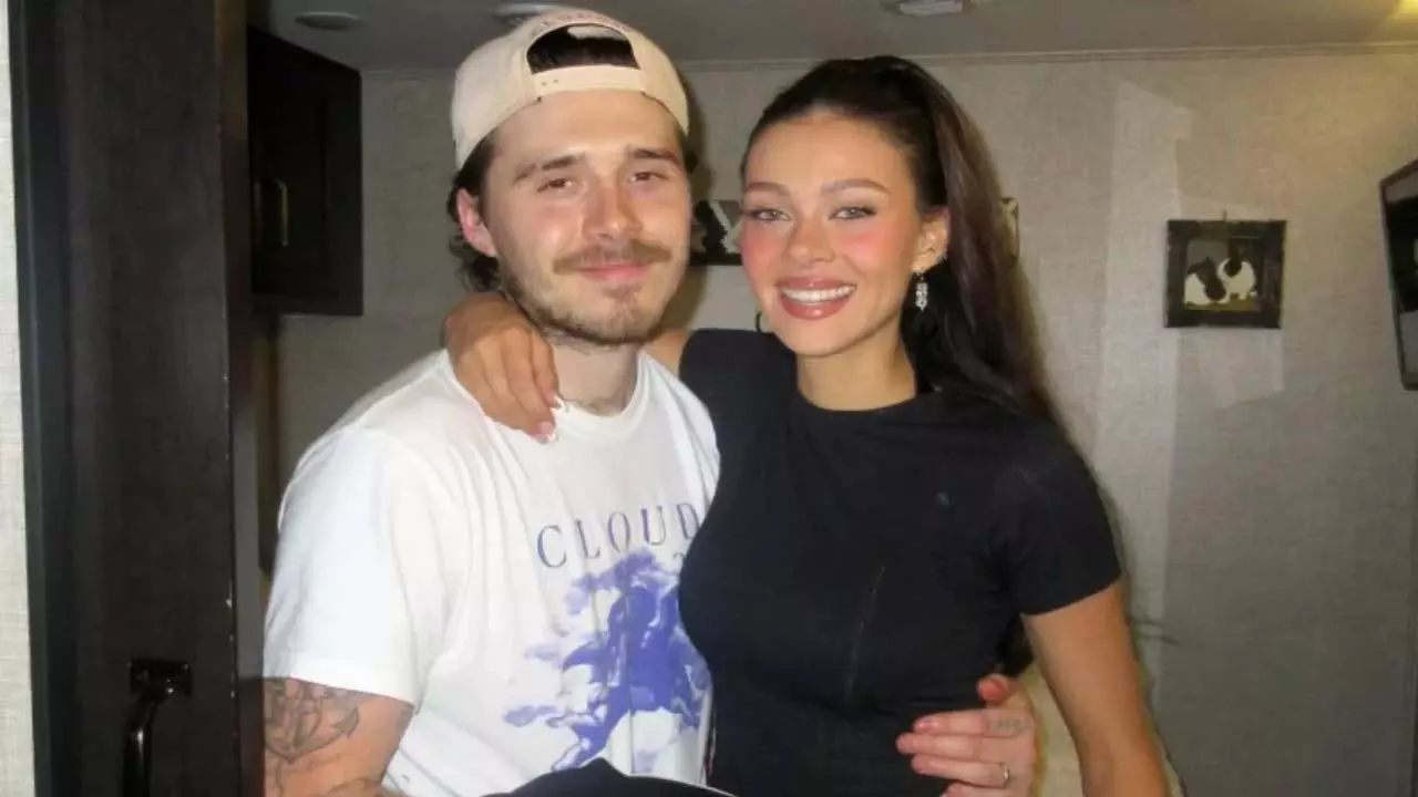 Brooklyn Beckham और उनकी पत्नी निकोला पेल्ट्ज़ ने क्रूज़ को अनफ़ॉलो किया Brooklyn Beckham और उनकी पत्नी निकोला पेल्ट्ज़ ने क्रूज़ को अनफ़ॉलो किया
