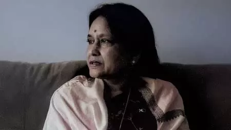 शब्दों से संवेदना गढ़ने वाली कवयित्री, हिंदी-अंग्रेजी साहित्य की सेतु निर्माता शब्दों से संवेदना गढ़ने वाली कवयित्री, हिंदी-अंग्रेजी साहित्य की सेतु निर्माता