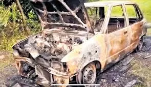 Palakkad में कार में विस्फोट से परिवार के चार लोग घायल, दो बच्चों की हालत गंभीर Palakkad में कार में विस्फोट से परिवार के चार लोग घायल, दो बच्चों की हालत गंभीर
