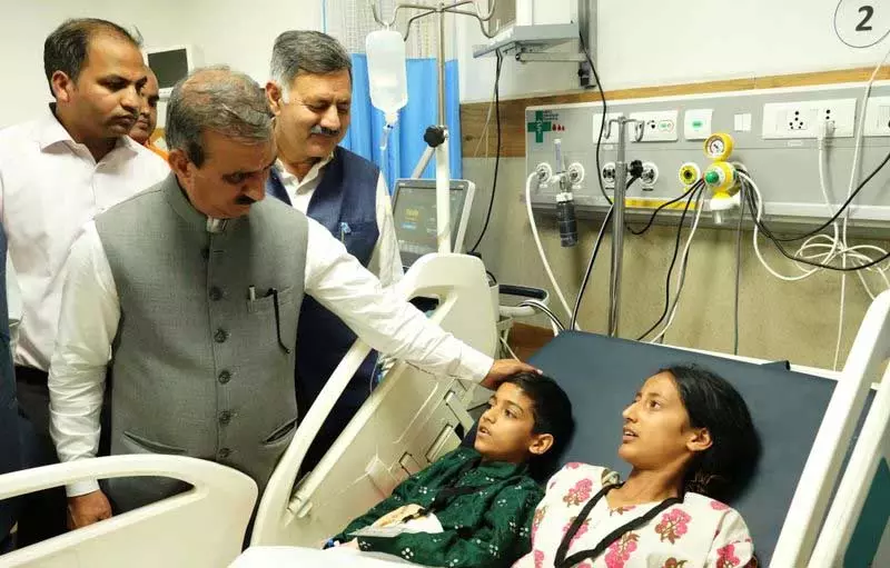 Himachal: बिलासपुर में बस गहरी खाई में गिरी, 32 लोग घायल Himachal: बिलासपुर में बस गहरी खाई में गिरी, 32 लोग घायल
