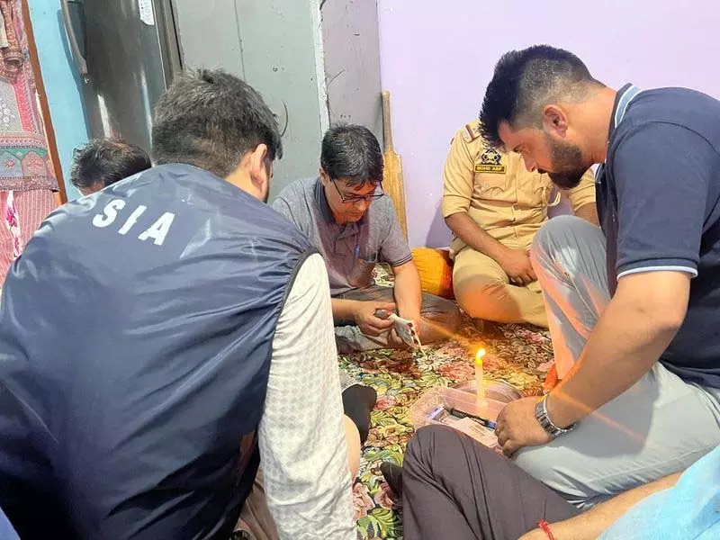 Jammu: क्रिप्टोकरेंसी से जुड़े आतंकी वित्तपोषण मामले में 3 जगहों पर छापे Jammu: क्रिप्टोकरेंसी से जुड़े आतंकी वित्तपोषण मामले में 3 जगहों पर छापे