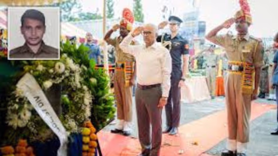 Manipur सरकार ने शहीद बीएसएफ जवान के भाई को सिविल पुलिस में एएसआई नियुक्त किया Manipur सरकार ने शहीद बीएसएफ जवान के भाई को सिविल पुलिस में एएसआई नियुक्त किया
