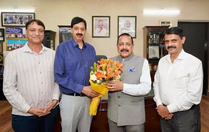 BJP विधायकों ने केंद्रीय मंत्री डॉ. जितेंद्र सिंह से मुलाकात की BJP विधायकों ने केंद्रीय मंत्री डॉ. जितेंद्र सिंह से मुलाकात की