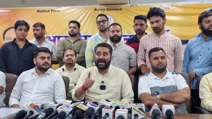 भाजयुमो आज करेगा SSB का घेराव, उर्दू पर फैसला वापस लेने की मांग भाजयुमो आज करेगा SSB का घेराव, उर्दू पर फैसला वापस लेने की मांग