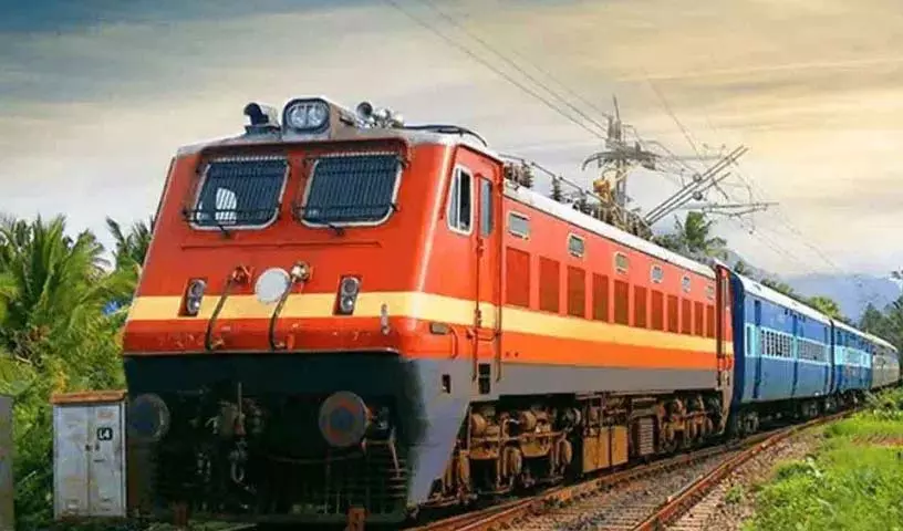 यात्रियों के लिए खुशखबरी.. दक्षिण मध्य रेलवे ने 14 विशेष ट्रेनों की घोषणा की यात्रियों के लिए खुशखबरी.. दक्षिण मध्य रेलवे ने 14 विशेष ट्रेनों की घोषणा की