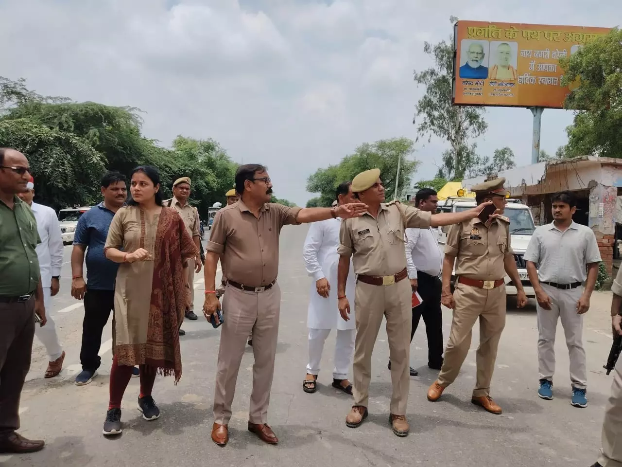 Bareilly: कांवड़ यात्रा मार्ग पर डीएम अविनाश सिंह ने देखी व्यवस्थाएं Bareilly: कांवड़ यात्रा मार्ग पर डीएम अविनाश सिंह ने देखी व्यवस्थाएं