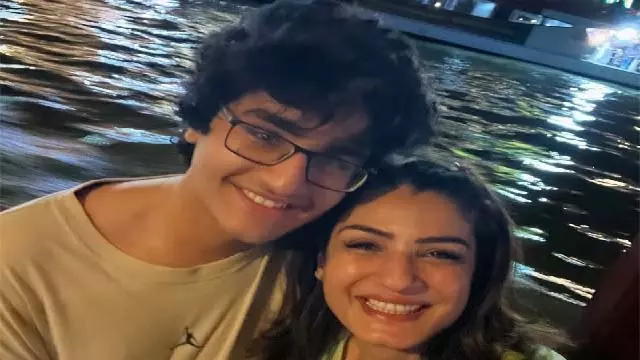 रणबीर के 18वें बर्थडे पर रवीना टंडन ने कहा – तुम मेरे सनशाइन हो रणबीर के 18वें बर्थडे पर रवीना टंडन ने कहा – तुम मेरे सनशाइन हो