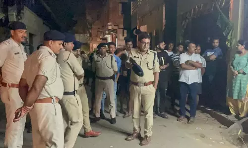 किराना दुकान चला रहे कारोबारी की हत्या, बाइक सवार शूटरों ने दिया वारदात को अंजाम किराना दुकान चला रहे कारोबारी की हत्या, बाइक सवार शूटरों ने दिया वारदात को अंजाम