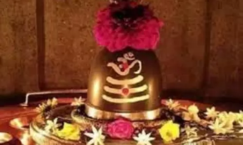 Sawan 2025: जानिए सावन के प्रदोष काल में क्यों करनी चाहिए भगवान शिव की पूजा Sawan 2025: जानिए सावन के प्रदोष काल में क्यों करनी चाहिए भगवान शिव की पूजा
