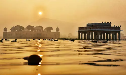 रविवार के दिन करें ये खास उपाय, पाएं धन और सफलता