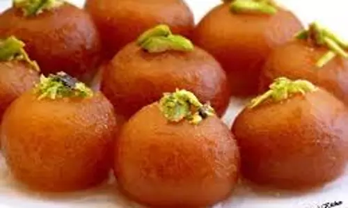 Gulab Jamun:   दूध पाउडर से घर पर बनाएं स्वादिष्ट गुलाब जामुन