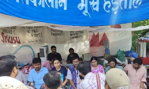 JNU कुलपति ने स्वास्थ्य चिंताओं के बीच बातचीत और हड़ताल खत्म करने की अपील की