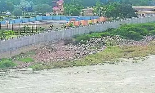Almaty : दर्शक दीर्घा के निर्माण की मांग