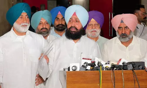 पंजाब सरकार बहबल कलां फायरिंग मामले में बादलों को बचा रही: Pratap Singh Bajwa