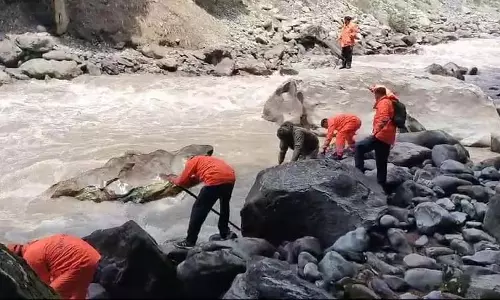 रेलपथरी में लापता अमरनाथ यात्री की तलाश के लिए तलाशी अभियान जारी रेलपथरी में लापता अमरनाथ यात्री की तलाश के लिए तलाशी अभियान जारी