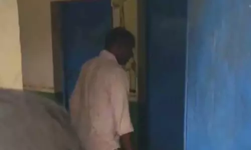 नौकरी खतरे में, एक और प्रधानपाठक शराब पीकर पहुंचा स्कूल, सूचना मिलते पहुंचे आला अधिकारी