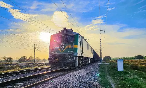 East Singhbhum: रेलवे विकास कार्य के चलते ट्रेनों का संचालन प्रभावित East Singhbhum: रेलवे विकास कार्य के चलते ट्रेनों का संचालन प्रभावित
