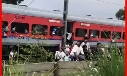 टला बड़ा रेल हादसा, ड्राइवर की हो रही तारीफ, किया ऐसा शानदार काम...