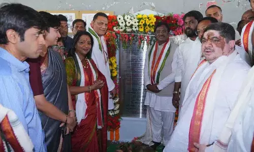 Hyderabad में नई सड़कों और नागरिक कार्यों की आधारशिला रखी गई Hyderabad में नई सड़कों और नागरिक कार्यों की आधारशिला रखी गई