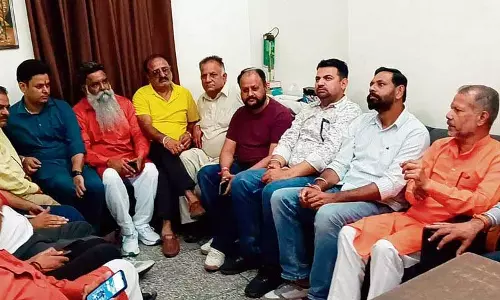 Jalandhar: गोमांस जब्ती के विरोध में हिंदू समूह निकालेंगे विरोध मार्च Jalandhar: गोमांस जब्ती के विरोध में हिंदू समूह निकालेंगे विरोध मार्च