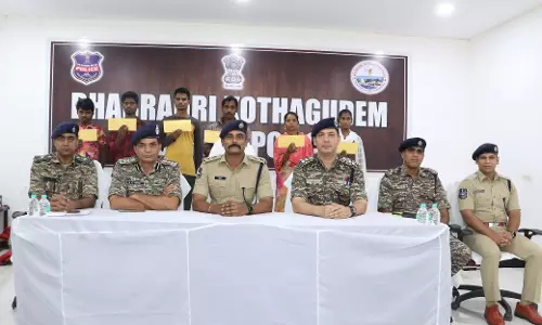 2025 में अब तक 300 माओवादी कैडरों ने भद्राद्रि कोठागुडेम पुलिस के सामने आत्मसमर्पण किया