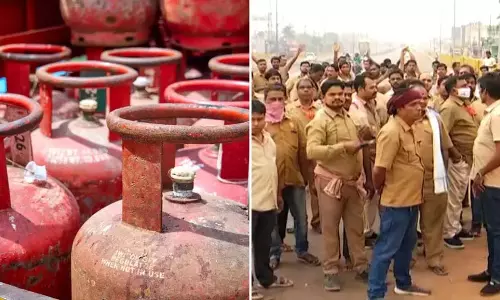 ईंधन संकट के बीच एलपीजी की कमी से भुवनेश्वर में हड़कंप ईंधन संकट के बीच एलपीजी की कमी से भुवनेश्वर में हड़कंप