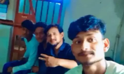 पुलिस चौकी में शूट की गई रील पर बवाल, ओडिशा में बढ़ते ट्रेंड पर चिंता पुलिस चौकी में शूट की गई रील पर बवाल, ओडिशा में बढ़ते ट्रेंड पर चिंता
