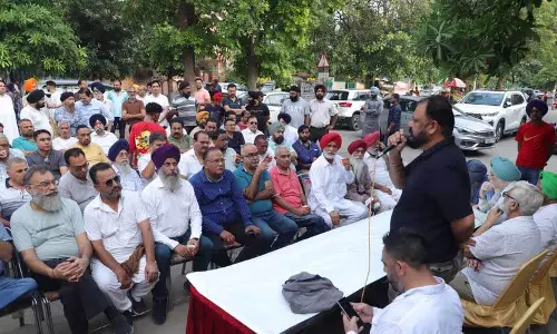 Latifpura से सटे इलाकों के निवासियों ने सड़क से प्रदर्शनकारियों को हटाने की मांग की