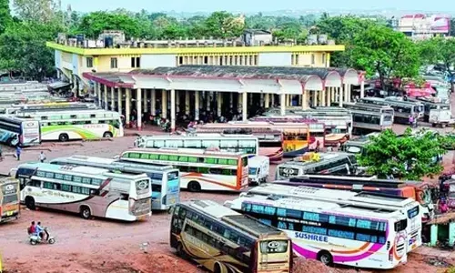 Odisha : चार दिन की हड़ताल के बाद निजी बसों का परिचालन फिर से शुरू