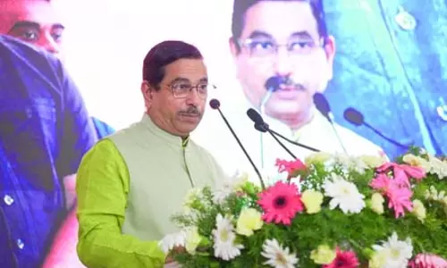 अब तक 7.22 लाख युवाओं को मिला रोजगार, देश बनेगा मैन्युफैक्चरिंग हब: प्रल्हाद जोशी