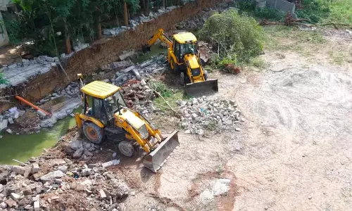 Telangana: हाइड्रा ने नाला अतिक्रमण हटाया