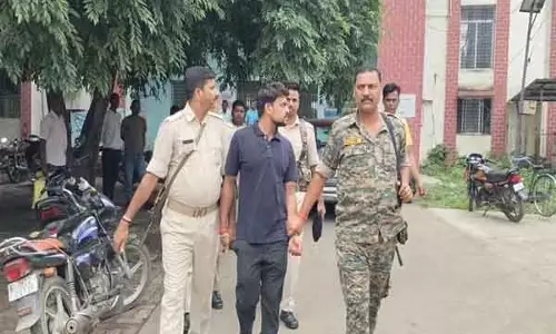 Ranchi: रिश्वत लेते रंगे हाथ पकड़ा गया राजस्व कर्मचारी, ACB की कार्रवाई