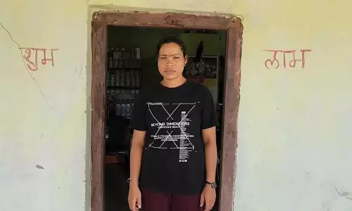 महिला आरक्षक दहशत में, घर में चोरी और तोड़फोड़ की हुई वारदात महिला आरक्षक दहशत में, घर में चोरी और तोड़फोड़ की हुई वारदात
