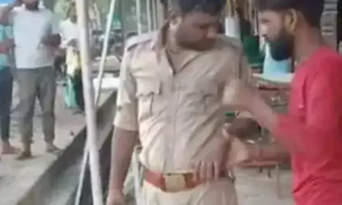 Lucknow: ड्यूटी के दौरान नशे में हंगामा, सिपाही का वीडियो वायरल Lucknow: ड्यूटी के दौरान नशे में हंगामा, सिपाही का वीडियो वायरल