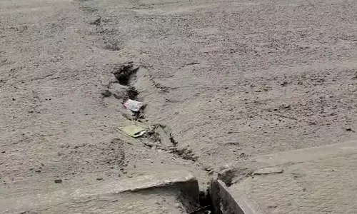 Farrukhabad: जानलेवा साबित हो रहा पांचाल घाट पुल, जिम्मेदारों की चुप्पी Farrukhabad: जानलेवा साबित हो रहा पांचाल घाट पुल, जिम्मेदारों की चुप्पी