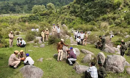 Himachal: डलहौजी में समुदाय-नेतृत्व वाली पहल नमी-प्रवण क्षेत्रों में कटाव से लड़ती Himachal: डलहौजी में समुदाय-नेतृत्व वाली पहल नमी-प्रवण क्षेत्रों में कटाव से लड़ती