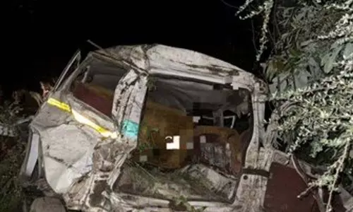 जम्मू-कश्मीर में SUV के खाई में गिरने से 5 लोगों की मौत, 1 घायल जम्मू-कश्मीर में SUV के खाई में गिरने से 5 लोगों की मौत, 1 घायल