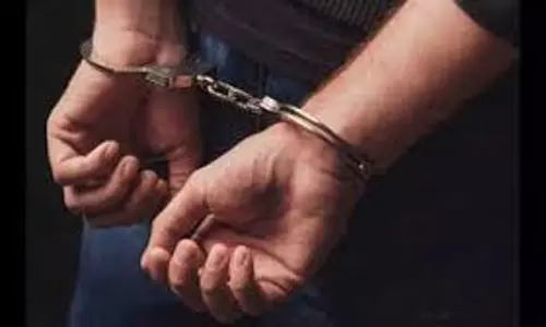 Bareilly पुलिस की सख्ती, खुराफाती गैंग के दो सदस्य दबोचे गए Bareilly पुलिस की सख्ती, खुराफाती गैंग के दो सदस्य दबोचे गए