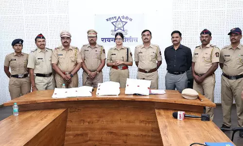 Mumbai : मुरुड पुलिस ने अंतरराज्यीय ड्रग नेटवर्क का भंडाफोड़ किया Mumbai : मुरुड पुलिस ने अंतरराज्यीय ड्रग नेटवर्क का भंडाफोड़ किया