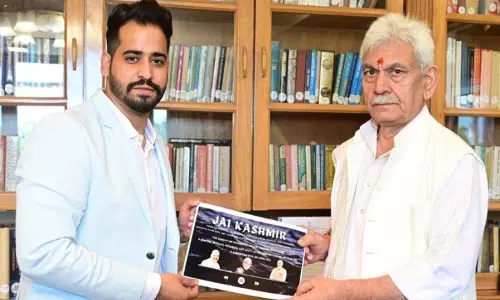LG ने डॉ. जहूर द्वारा लिखित देशभक्ति गीत जारी किया, विभिन्न प्रतिनिधिमंडलों से मुलाकात की
