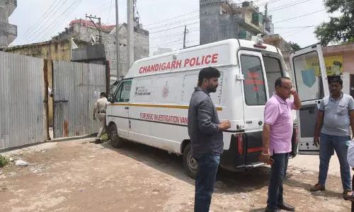 Chandigarh दरिया में छापेमारी के बाद 2,500 पेटी शराब जब्त