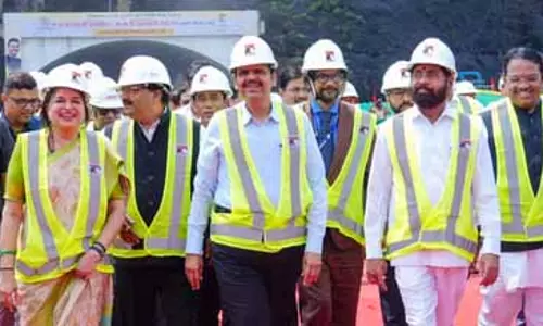 नवी मुंबई अंतरराष्ट्रीय हवाई अड्डे का निर्माण 30 सितंबर तक पूरा होना चाहिए: Maharashtra CM