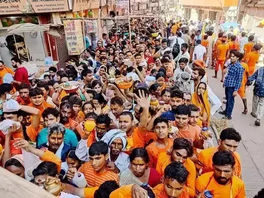 Ghaziabad: सावन के महीने में शिवभक्तों की भारी भीड़