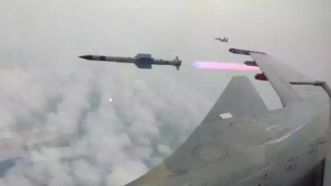DRDO और वायुसेना ने सुखोई-30 एमके-I से अस्त्र BVRAAM का सफल परीक्षण किया