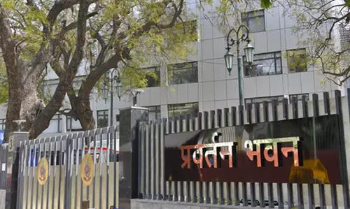 सोना आयात घोटाला: ED ने लिचेन मेटल्स और चार अन्य के खिलाफ कोर्ट में दायर की चार्जशीट सोना आयात घोटाला: ED ने लिचेन मेटल्स और चार अन्य के खिलाफ कोर्ट में दायर की चार्जशीट