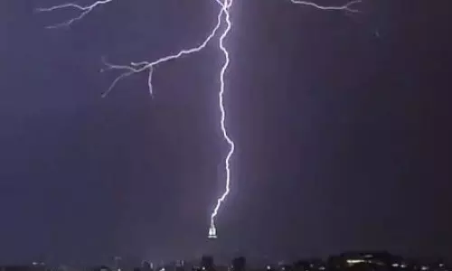 बिजली गिरने से मजदूरों पर टूटा मौत का साया, दो अस्पताल में भर्ती