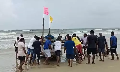 पारंपरिक Goa के मछुआरे वर्का और बेनौलिम से रवाना हुए