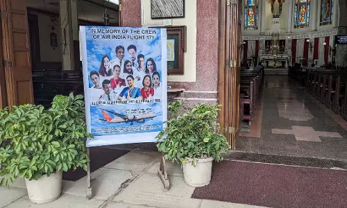 एयर इंडिया कर्मचारियों ने AI 171 हादसे के शहीद चालक दल को दी श्रद्धांजलि