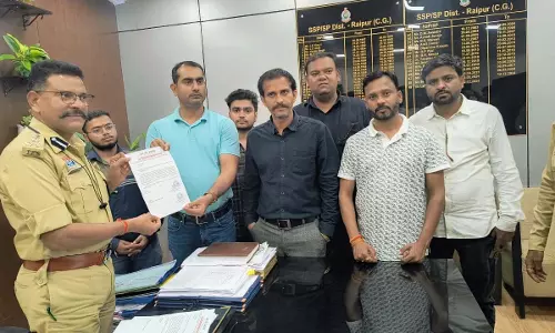 पत्रकार व कैमरामैन के साथ मारपीट और कैमरे को तोड़ा, SSP से की शिकायत